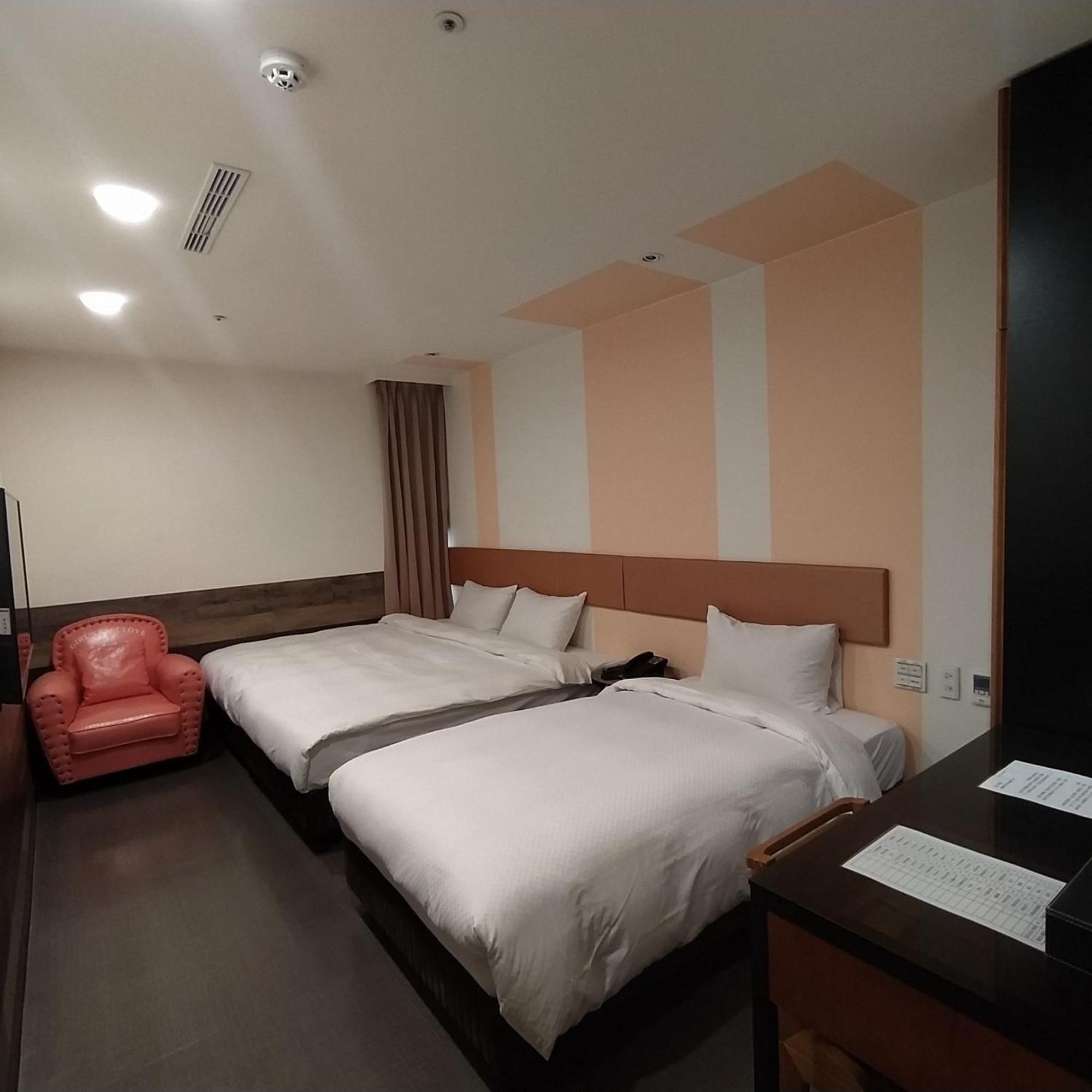 Hotel J Taoyuan Pingzhen Εξωτερικό φωτογραφία